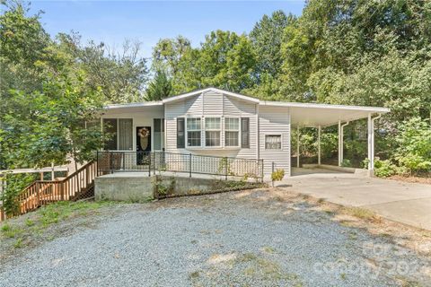 108 Bunny Trail sold home in Rolling Oaks, Hendersonville, NC