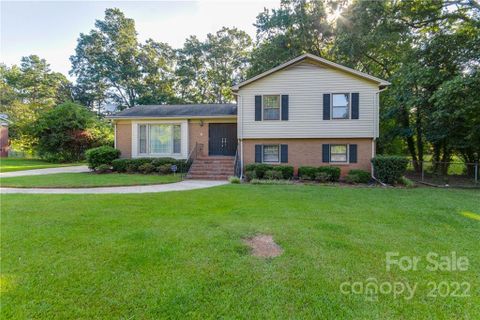 5000 Dogwood Place sold home in Lakeview Manor, Charlotte, NC