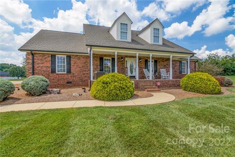805 Settlers Drive sold home in Dewey Beam Estates, Cherryville, NC