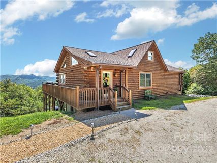866 Pine Tree Road sold home in Alpine Mountain, Spruce Pine, NC