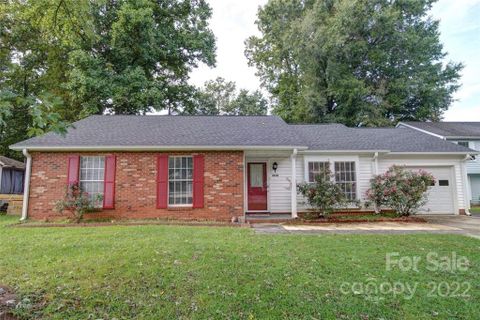 6810 Idlewild Brook Lane sold home in Idlewild Brooke, Charlotte, NC