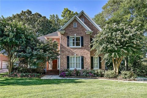 620 Queen Charlottes Court