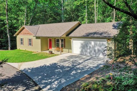135 Half Moon Lane sold home in Lake Hondah, Brevard, NC