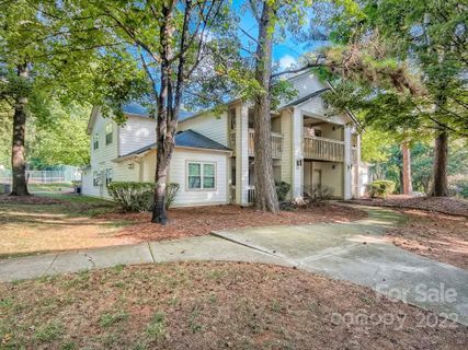 1042 Churchill Downs Court H