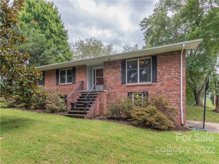 243 Camelot Drive sold home in Camelot, Clyde, NC
