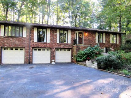 135 East Laurel Lane