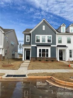 15607 Country House Street 203