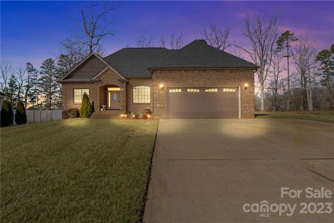 1490 Kensington Park Court sold home in Abernethy Park, Hickory, NC