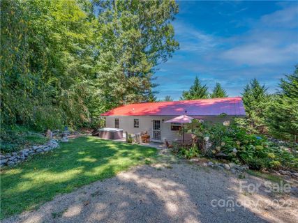 1167 N Justice Street sold home in Sylvan Heights, Hendersonville, NC