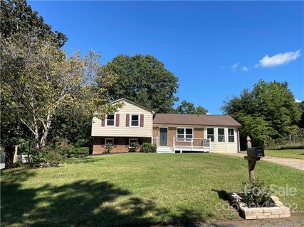 100 Rockledge Drive sold home in Tablerock, Gastonia, NC