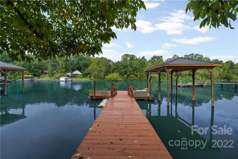 3623 Lake Bluff Drive sold home in The Retreat, Sherrills Ford, NC
