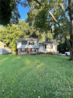 611 King Arthur Drive