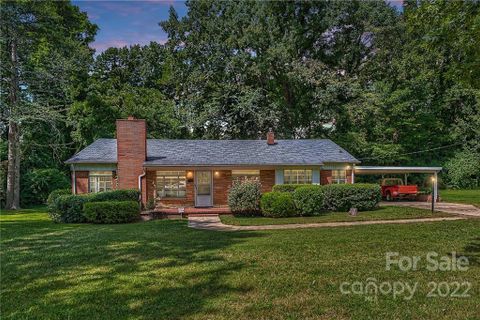 1531 Crystal Road