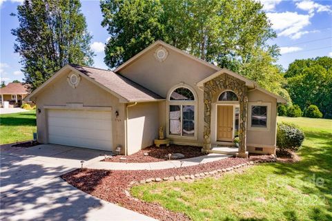 3764 Glenn Oaks Drive sold home in Glenn Oaks, Maiden, NC
