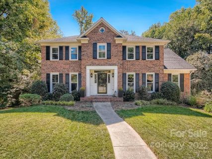 8010 Sunnyvale Lane sold home in Wolfe Ridge, Charlotte, NC