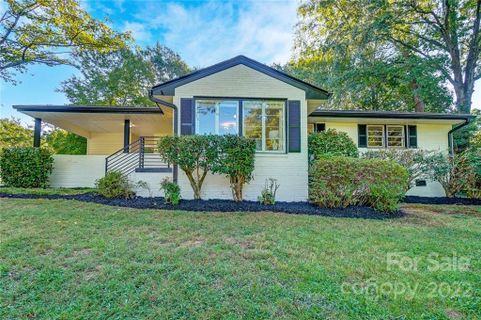 520 Hawthorne Lane