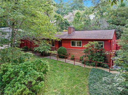 17 Maplewood Road sold home in Grovewood Park, Asheville, NC