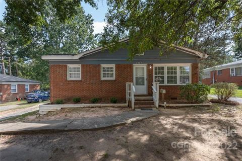 3427 Meredith Avenue