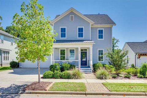 440 Luray Way