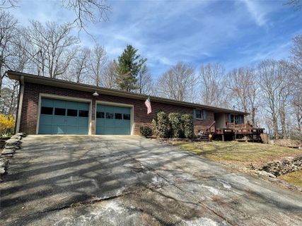 160 School House Road