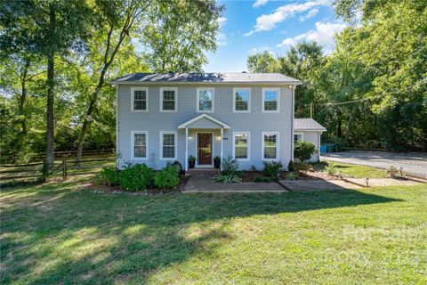 7508 Surry Lane