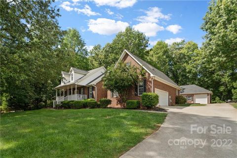 239 Harbor Landing Drive sold home in Harbor Landing, Mooresville, NC