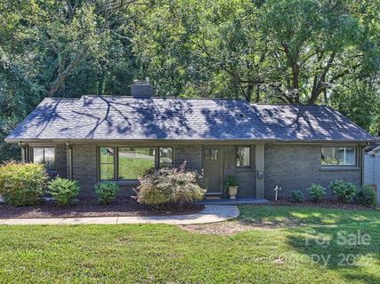 1226 Mockingbird Lane