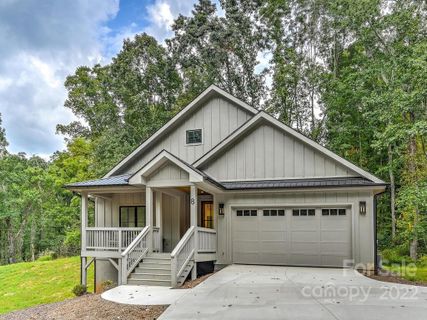 8 Maggies Lane sold home in Pinners Ridge, Asheville, NC