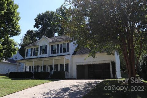 723 W Cheval Drive