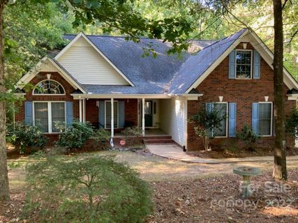 Previously sold for $404,700