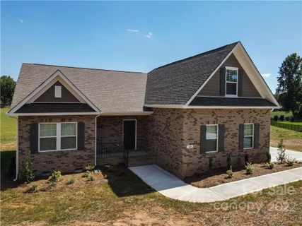164 Mossy Oak Lane sold home in Grand Oaks, Salisbury, NC