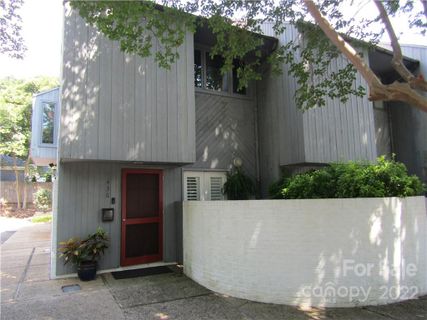 436 E Park Avenue