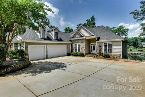 130 Pinnacle Lane