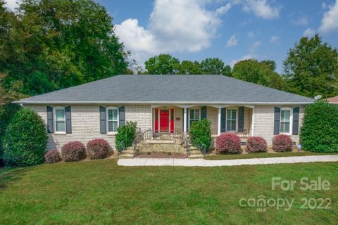 1208 Old Farm Road