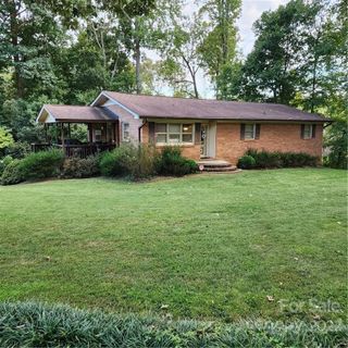 307 Kingsway Circle