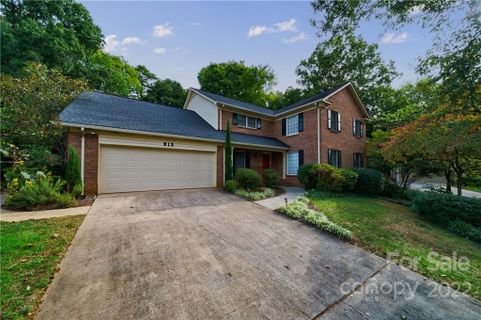 913 Kenyon Court