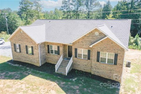 6907 Mt Holly Huntersville Road sold home in Riverview Acres, Charlotte, NC