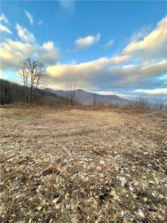 148 Granite Cliffs Court sold home in M O Brannon, Waynesville, NC