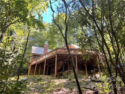 8 Bear Wallow Drive