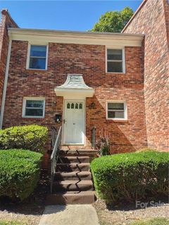 1409 Kensington Road B3 sold home in Kensington Court, Hendersonville, NC