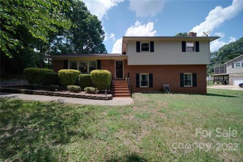 2214 Deerwood Place sold home in Quail Hollow, Concord, NC