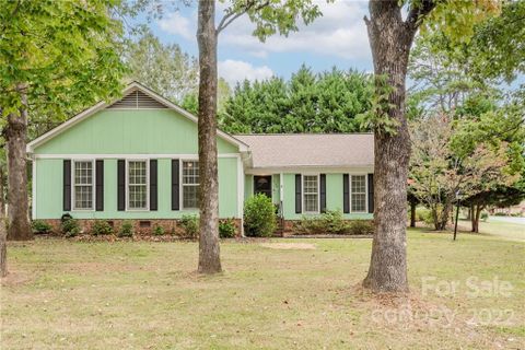 8123 Nathanael Greene Lane sold home in Olde Savannah, Charlotte, NC