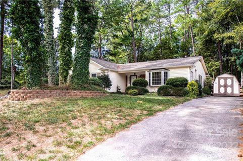 8634 Timbercrest Circle