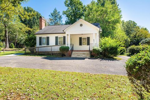 534 10th Street Drive sold home in Hillcrest, Hickory, NC