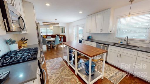 4142 Larkspur Lane sold home in Belshire, Charlotte, NC