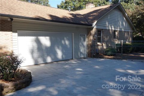 2215 Hearthstone Drive sold home in Hearthstone, Gastonia, NC
