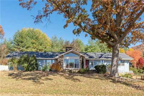 10 Ballantree Drive