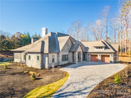 14 Woodtrail Way