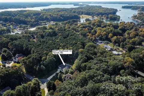 8477 Mayflower Court sold home in Somerset On Lake Norman, Terrell, NC