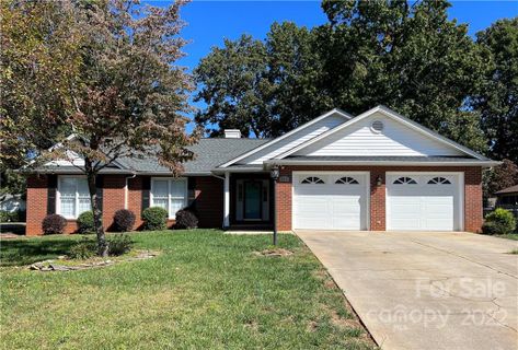 5214 Olde School Drive sold home in Olde School Sub, Hickory, NC